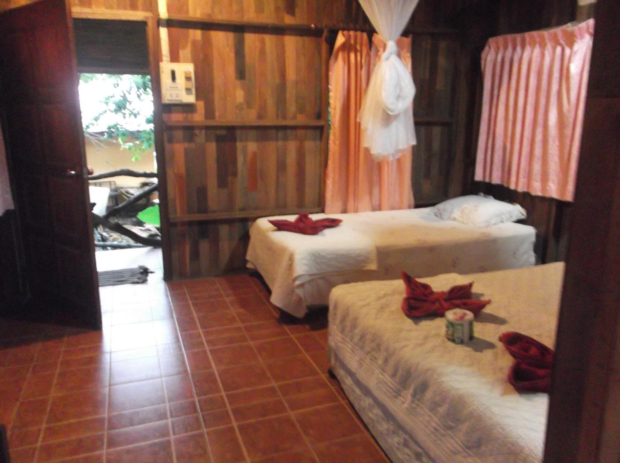 Hotel Bamboo House Khao Sok National Park Exterior foto